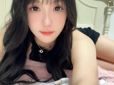 Yaya--728 live cam video preview