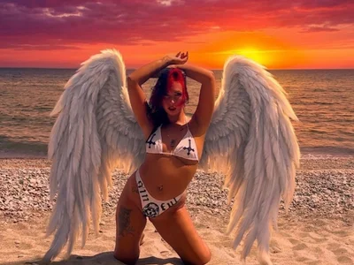 Phoenix_May webcam profile - Canadian